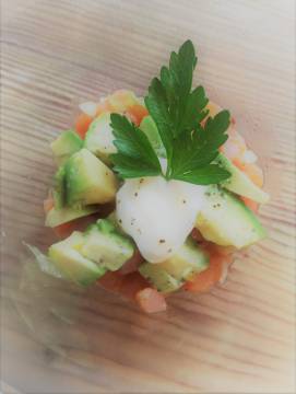 Bild: Avocado-Lachs Tartar